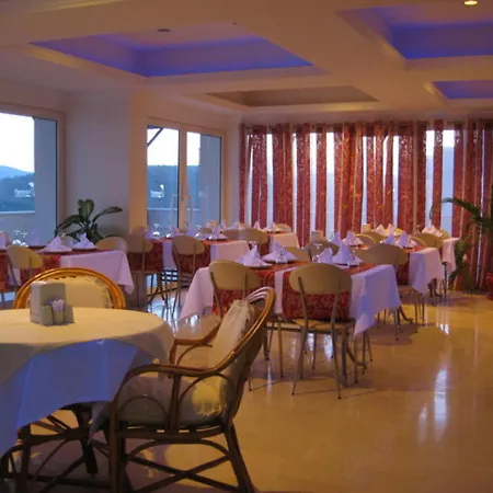 2 Bed, 2 Bath On Private Site Within 300m Of The Apartament Bogazici