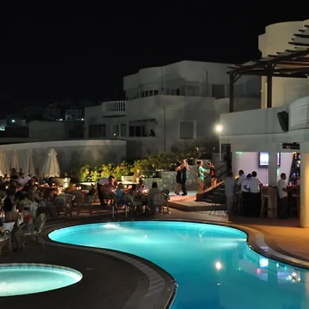 Apartament 2 Bed, 2 Bath On Private Site Within 300m Of The
